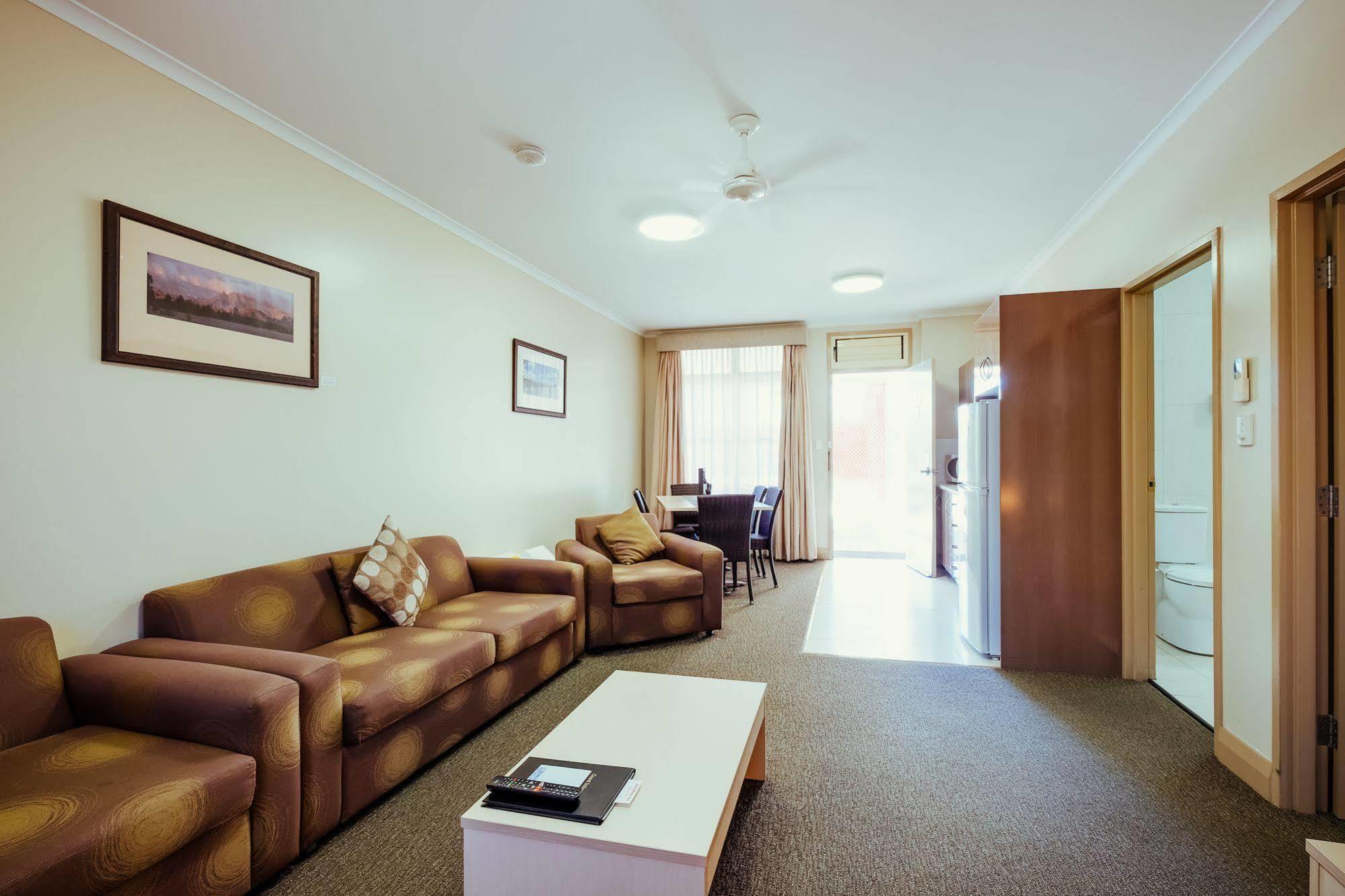 Club Motor Inn Нарабри Екстериор снимка