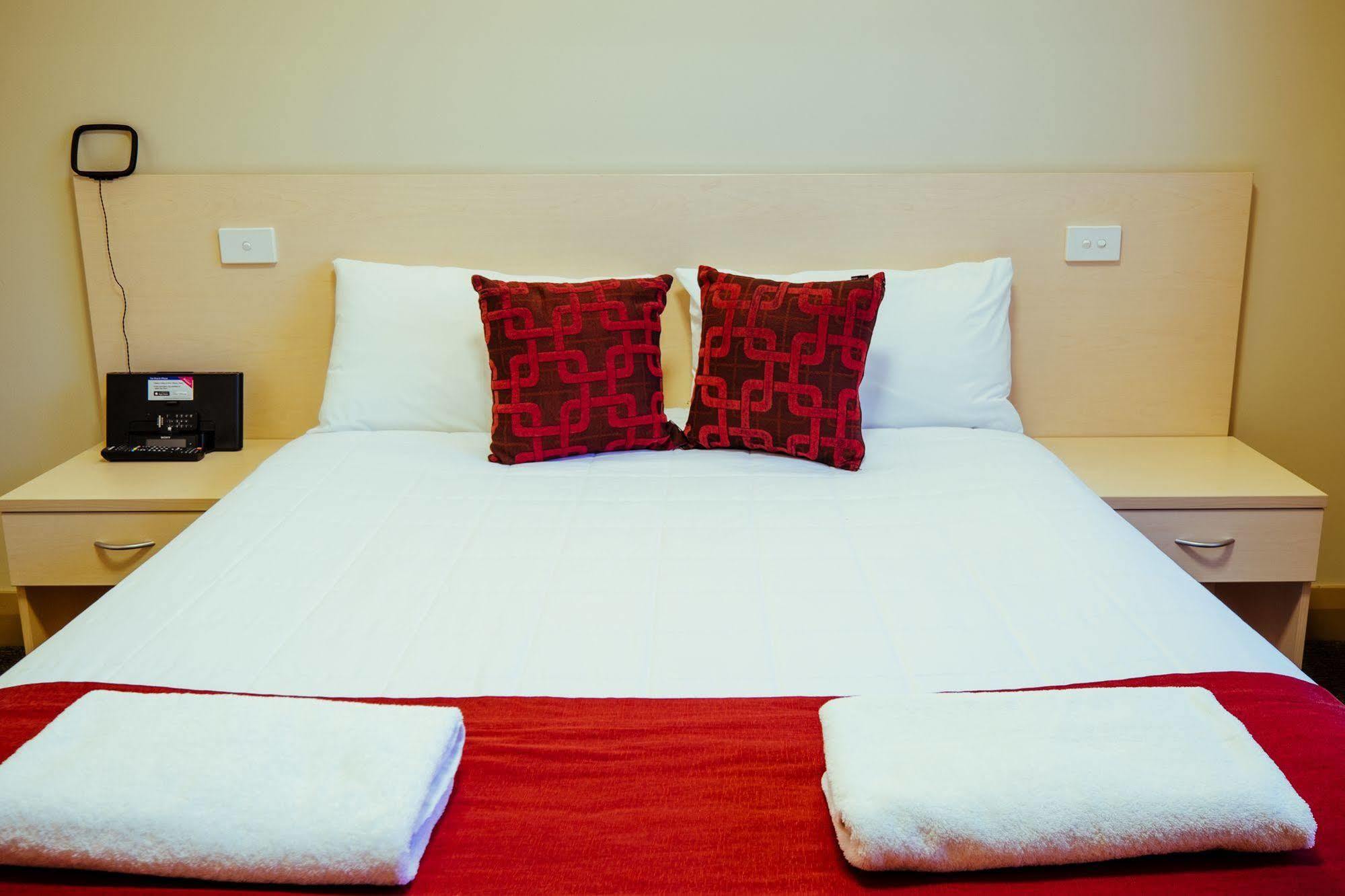 Club Motor Inn Нарабри Екстериор снимка