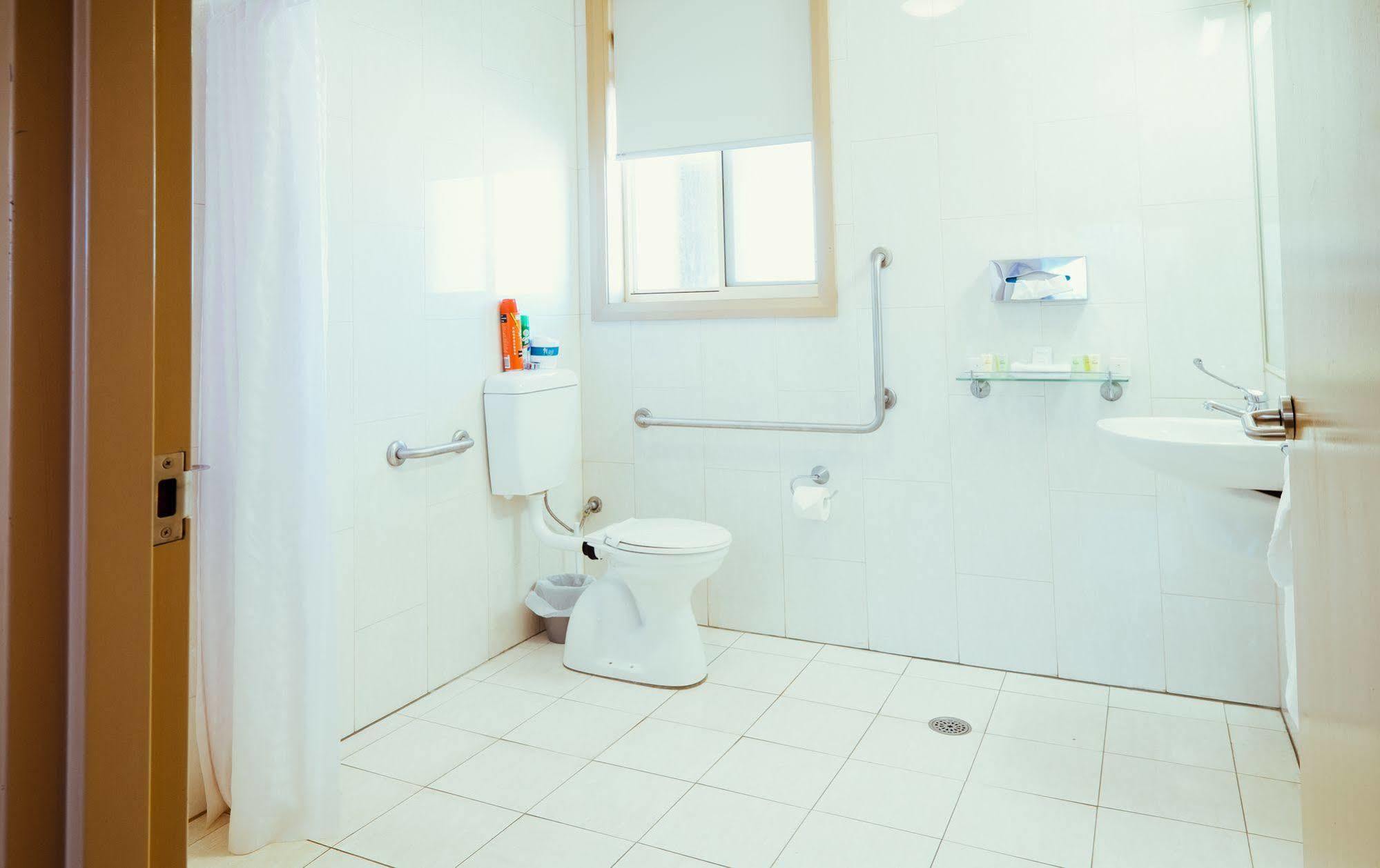 Club Motor Inn Нарабри Екстериор снимка