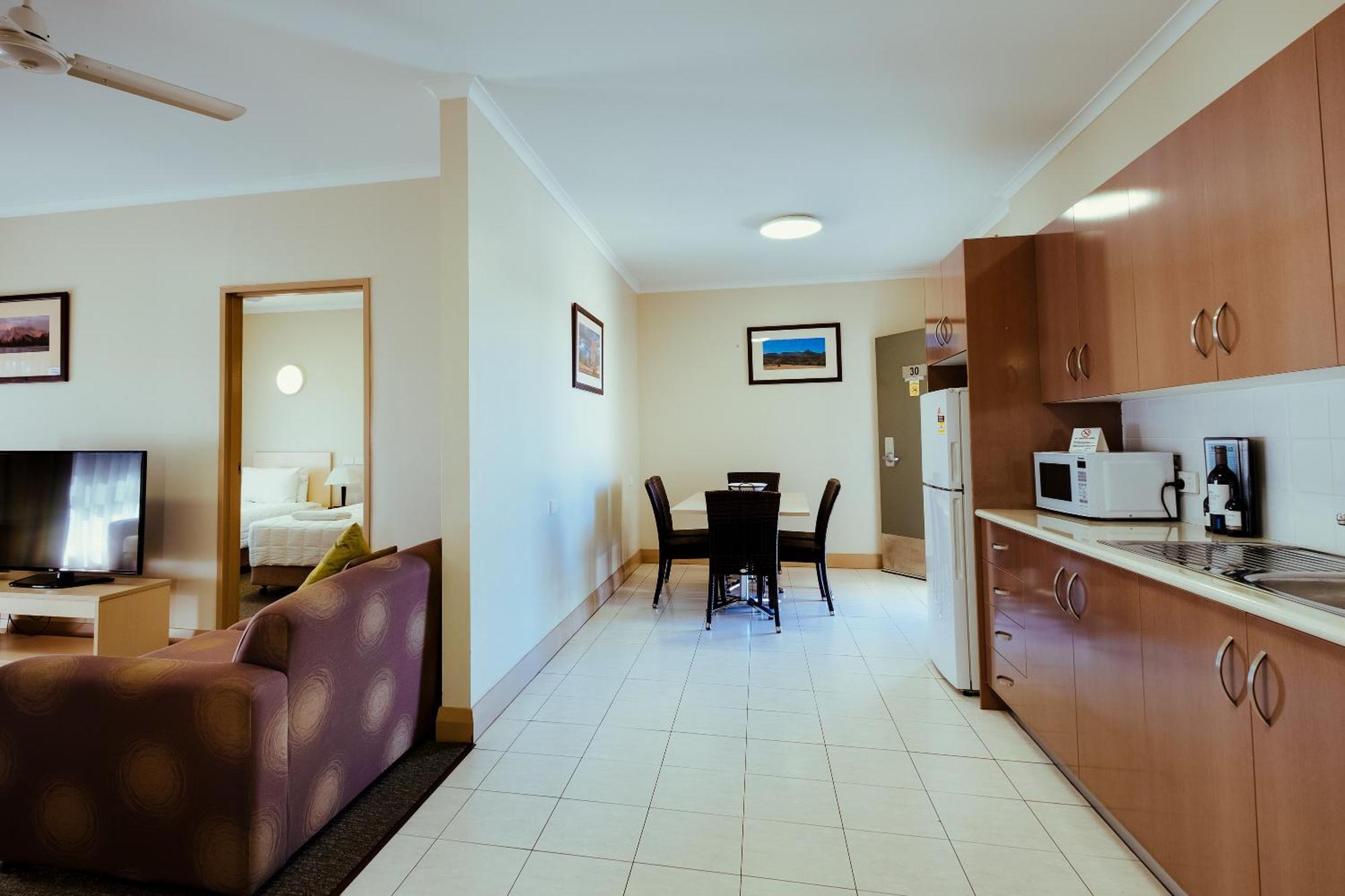 Club Motor Inn Нарабри Екстериор снимка